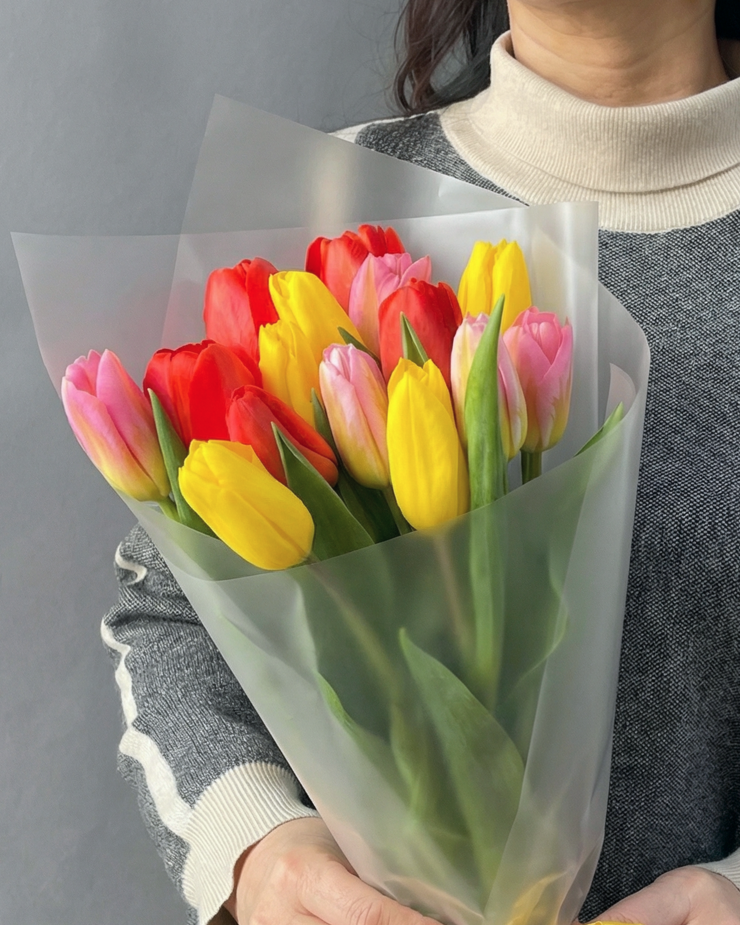 Букет из разноцветных тюльпанов 15шт. - фото букета