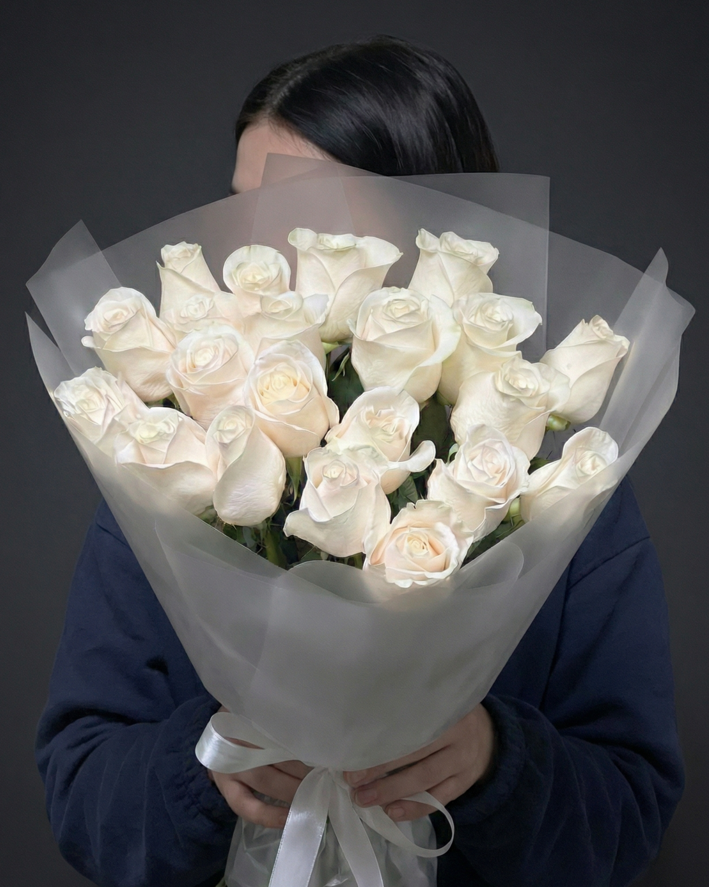 Букет из белых роз 21шт - фото букета