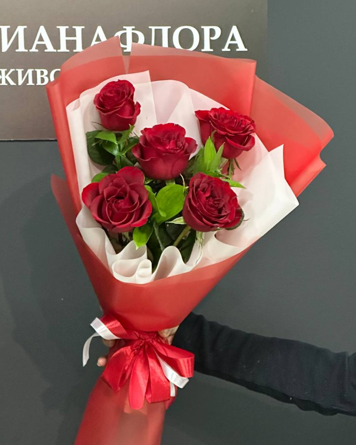 Букет из красных роз - фото букета